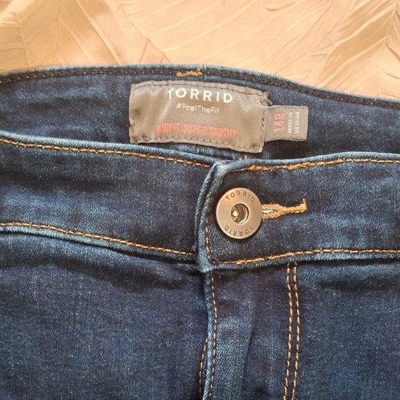 Torrid Women's Blue Jeans - Picture 3 of 6